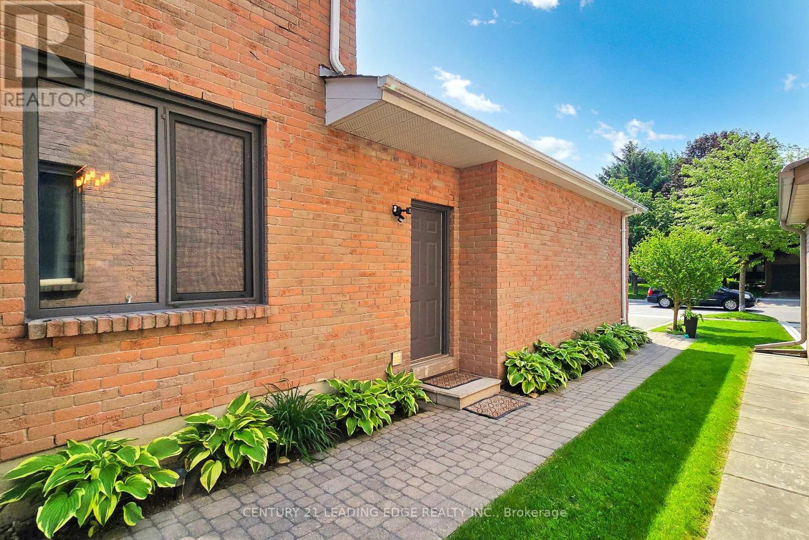 213 Mccaffrey Road, Newmarket, Ontario  L3X 1K1 - Photo 38 - N12194771