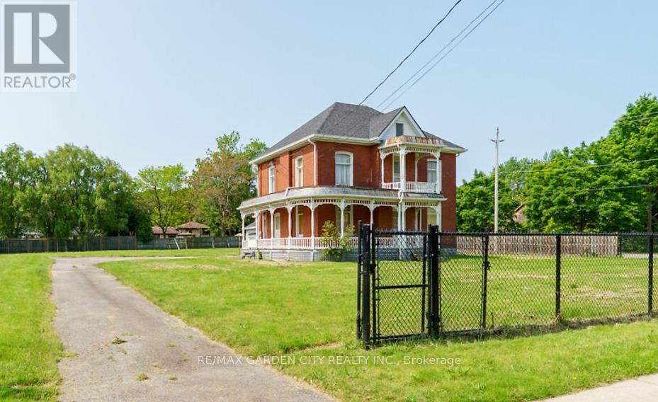 122 Main Street E, Grimsby (Grimsby East), Ontario  L3M 1N8 - Photo 3 - X12199197
