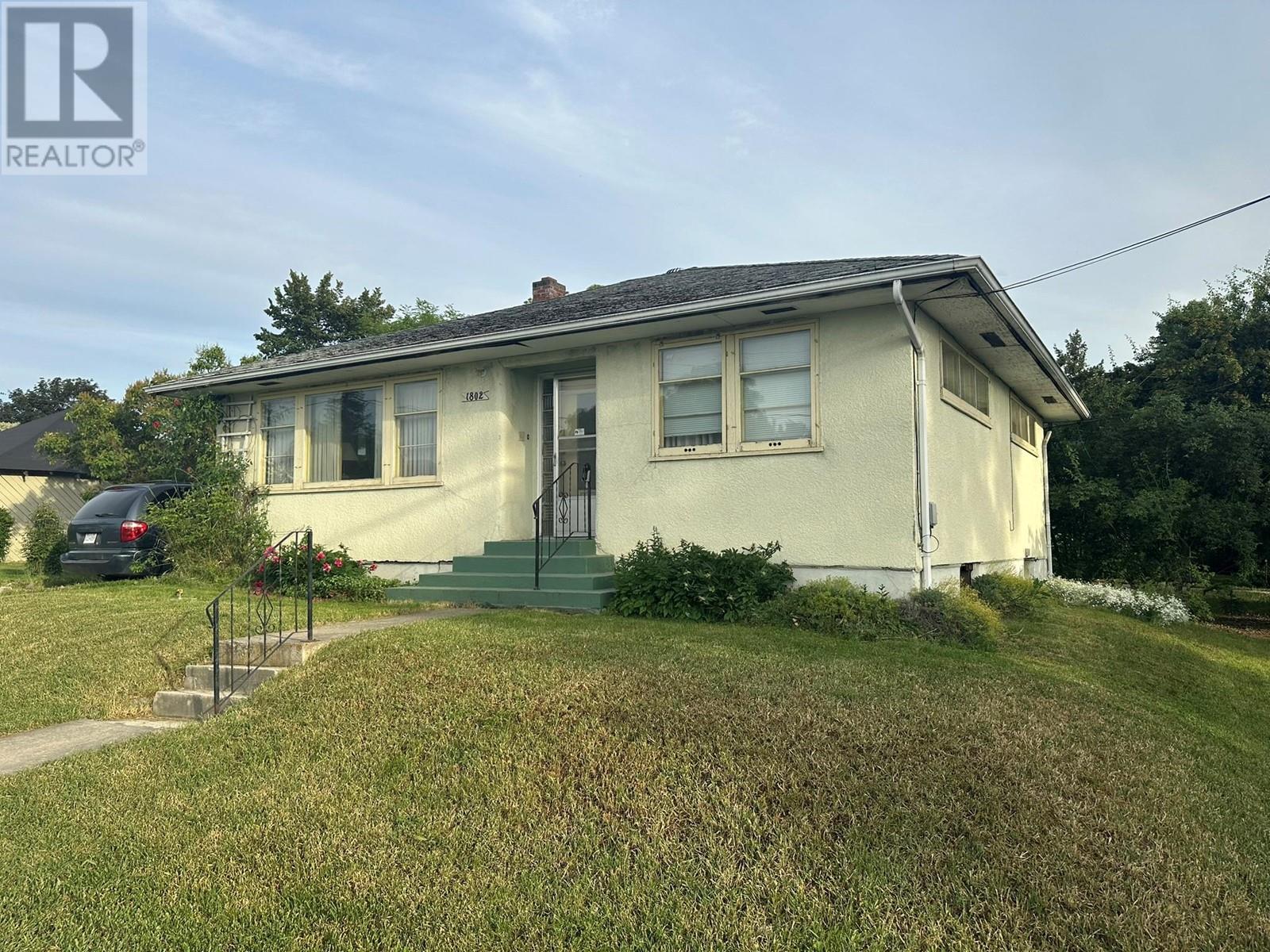 1802 35 Avenue, Vernon, British Columbia  V1T 2R8 - Photo 4 - 10350701