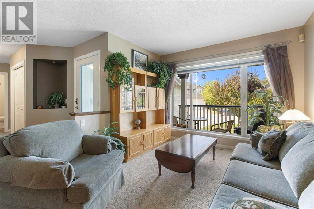 Property at 70 Somerset Way SW image 4