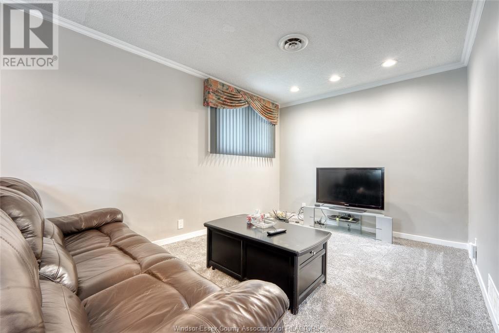 3795 Connaught, Windsor, Ontario  N9C 2C2 - Photo 5 - 25014176