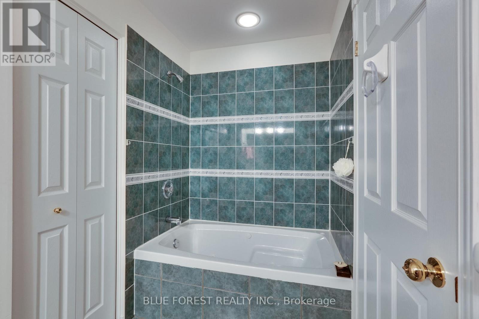93 Kara Lane, Tillsonburg, Ontario  N4G 5M2 - Photo 17 - X12200148