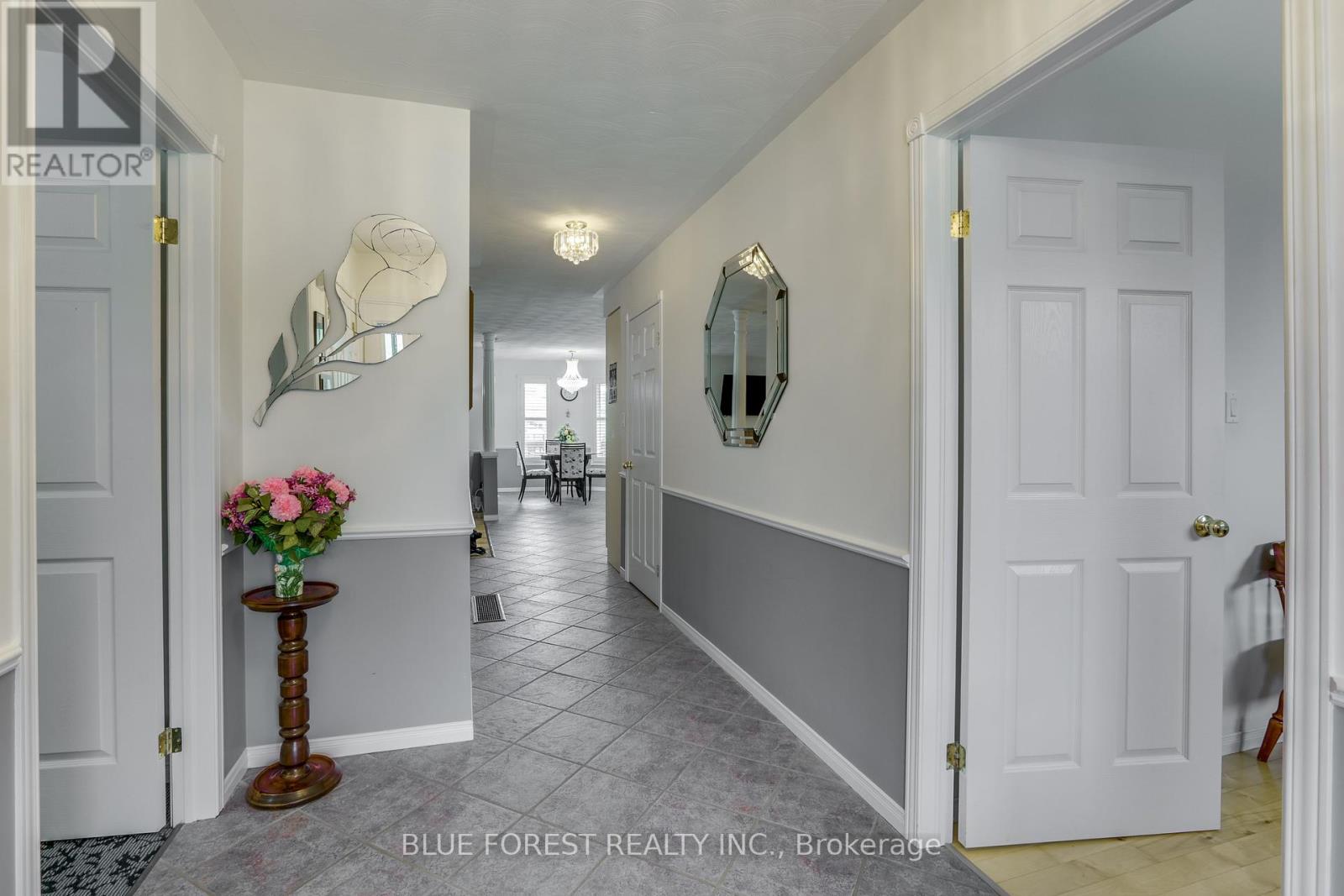 93 Kara Lane, Tillsonburg, Ontario  N4G 5M2 - Photo 3 - X12200148