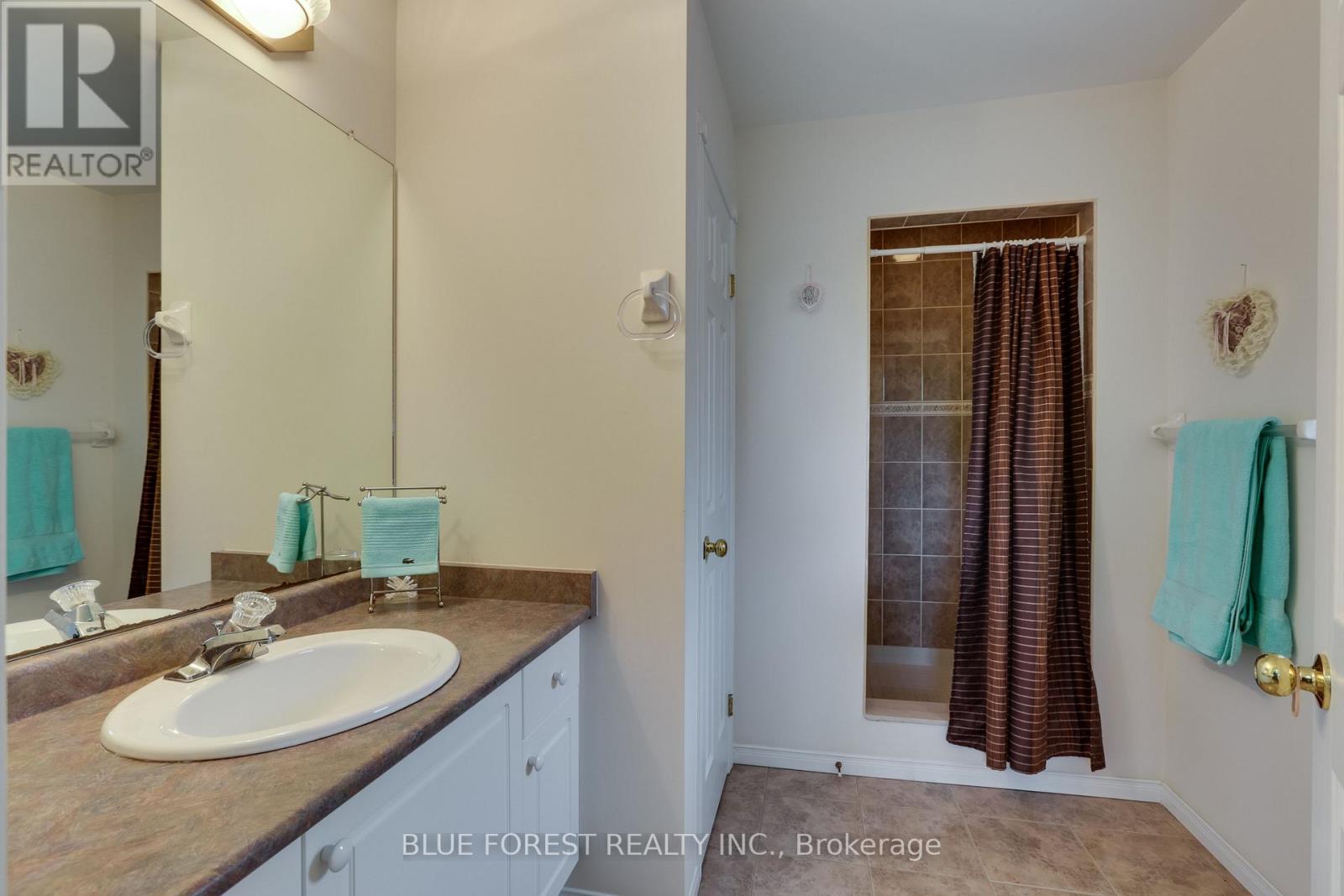 93 Kara Lane, Tillsonburg, Ontario  N4G 5M2 - Photo 6 - X12200148