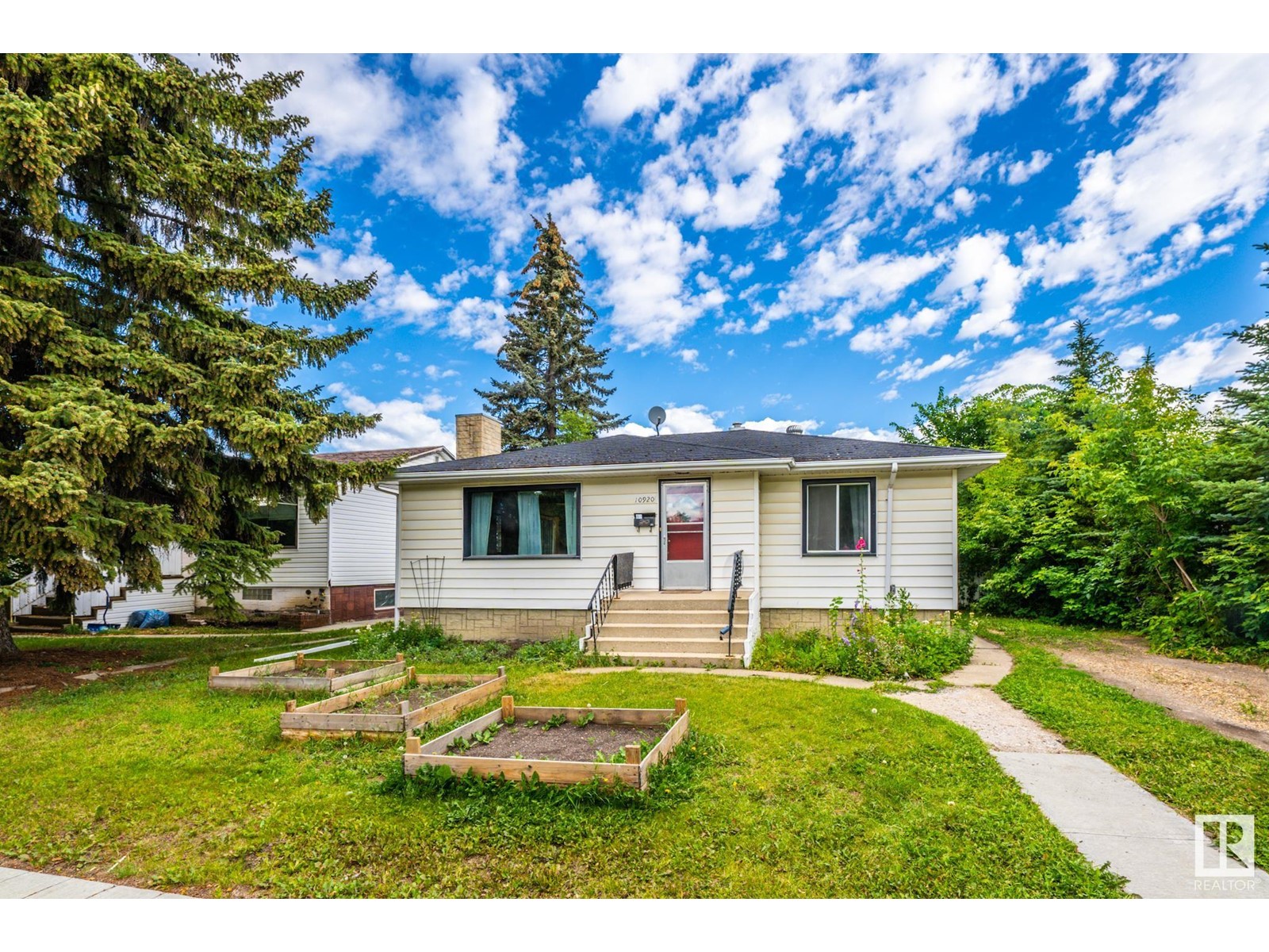 10920 68 AV NW, Edmonton, Alberta