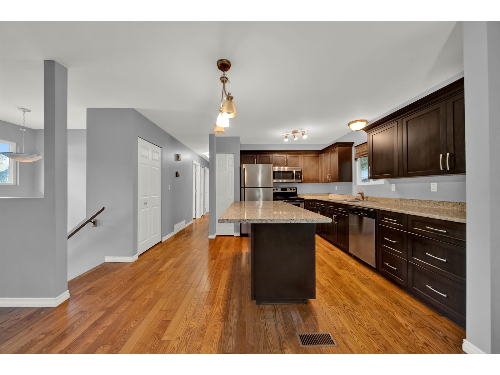 35151 Skeena Avenue, Abbotsford, British Columbia  V2S 7H5 - Photo 3 - R3011829