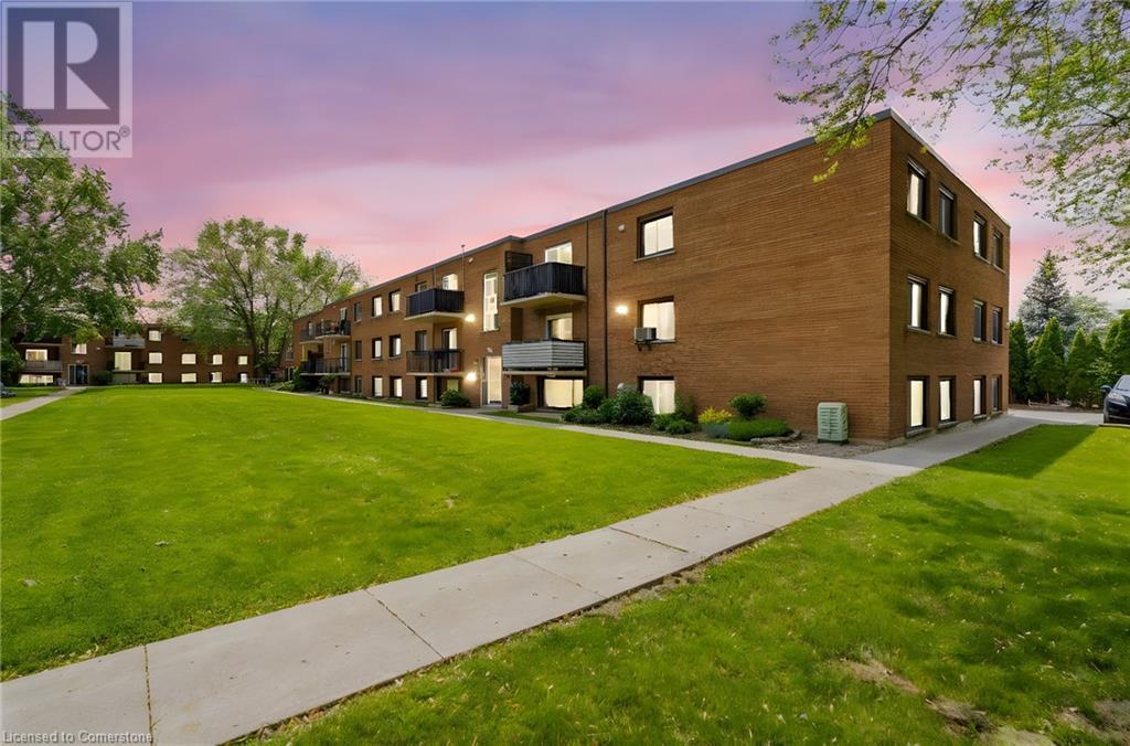 450 Carlton Street Unit# 2, St. Catharines, Ontario  L2M 4X1 - Photo 1 - 40738164