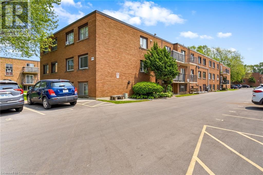 450 Carlton Street Unit# 2, St. Catharines, Ontario  L2M 4X1 - Photo 2 - 40738164