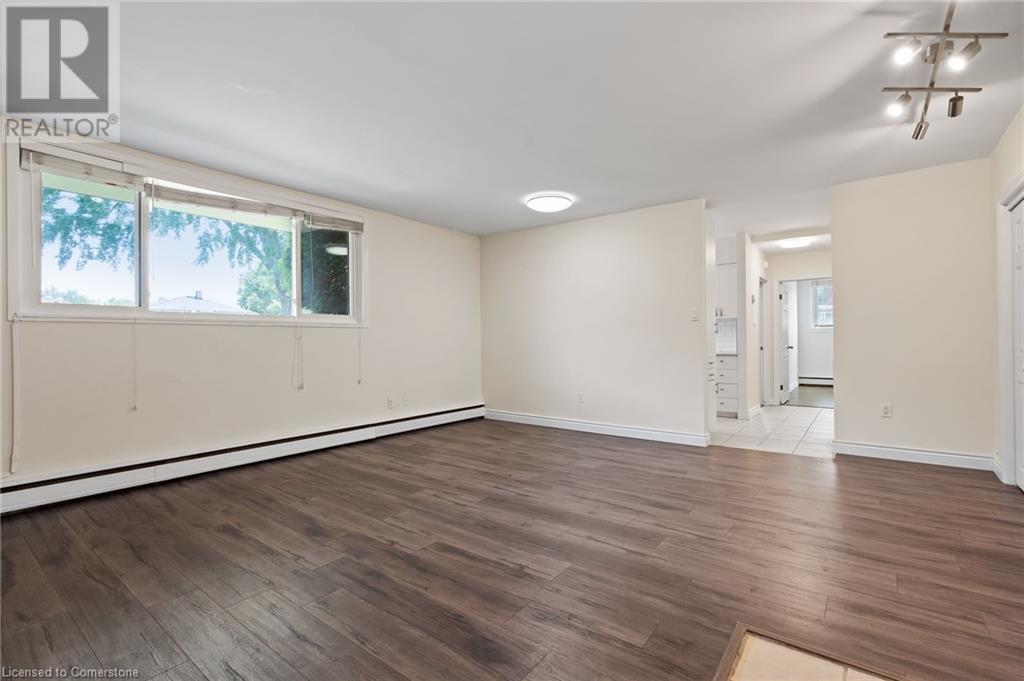 450 Carlton Street Unit# 2, St. Catharines, Ontario  L2M 4X1 - Photo 4 - 40738164