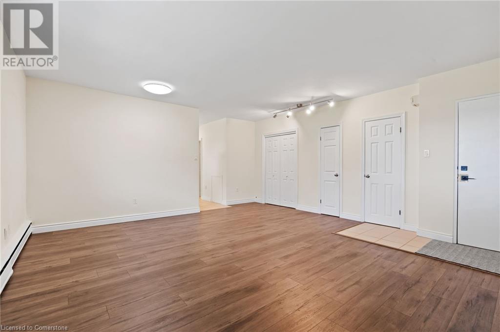 450 Carlton Street Unit# 2, St. Catharines, Ontario  L2M 4X1 - Photo 5 - 40738164