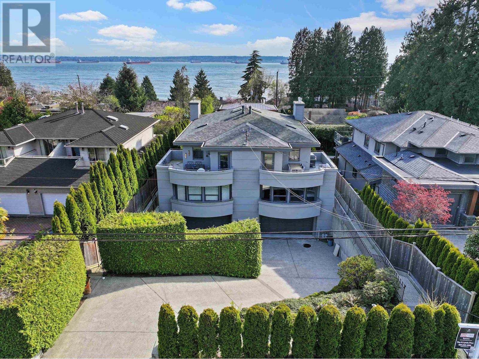 2526 MARINE DRIVE, west vancouver, British Columbia