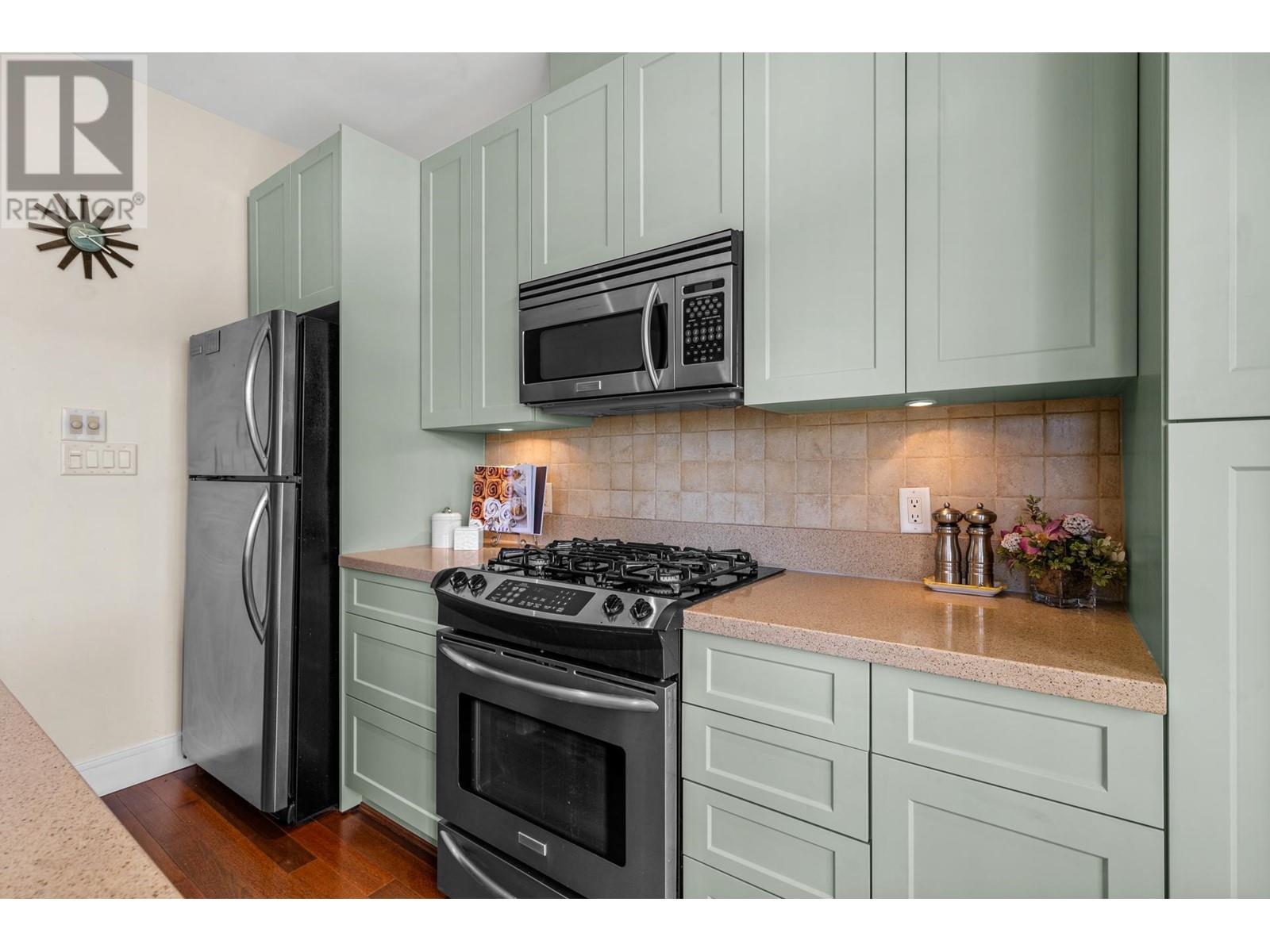 263 W 5th Street, North Vancouver, British Columbia  V7M 1J9 - Photo 8 - R3011986