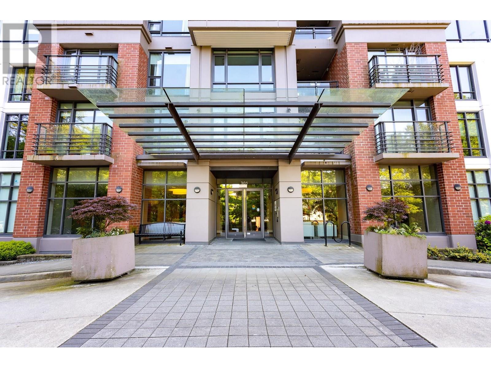 907 301 CAPILANO ROAD, port moody, British Columbia