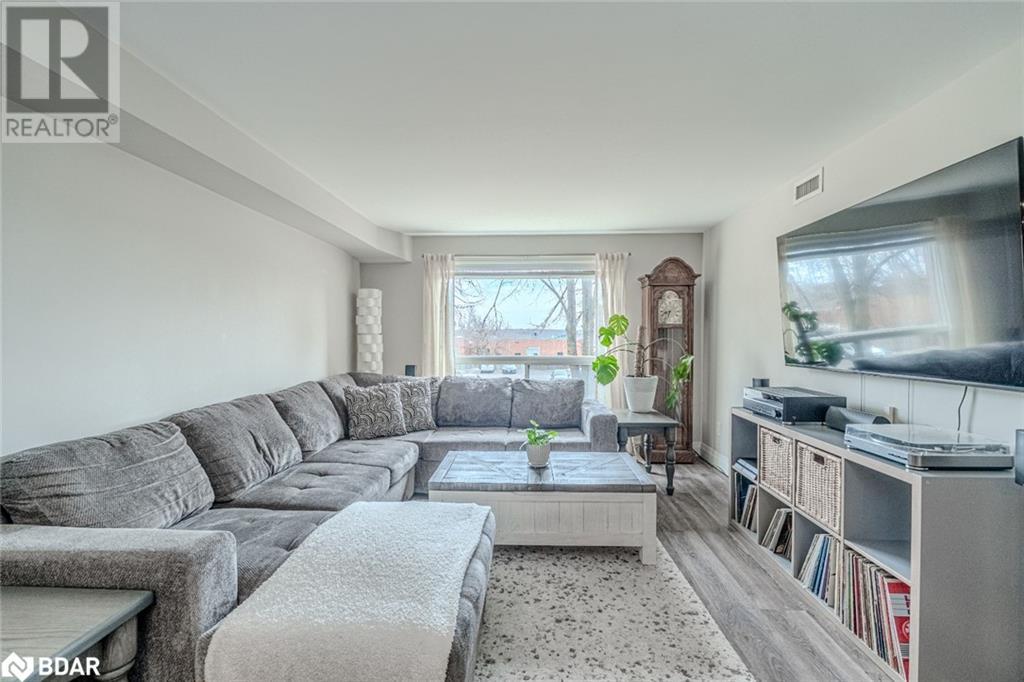 117 Edgehill Drive Unit# 203, Barrie, Ontario  L4N 1L9 - Photo 8 - 40738183