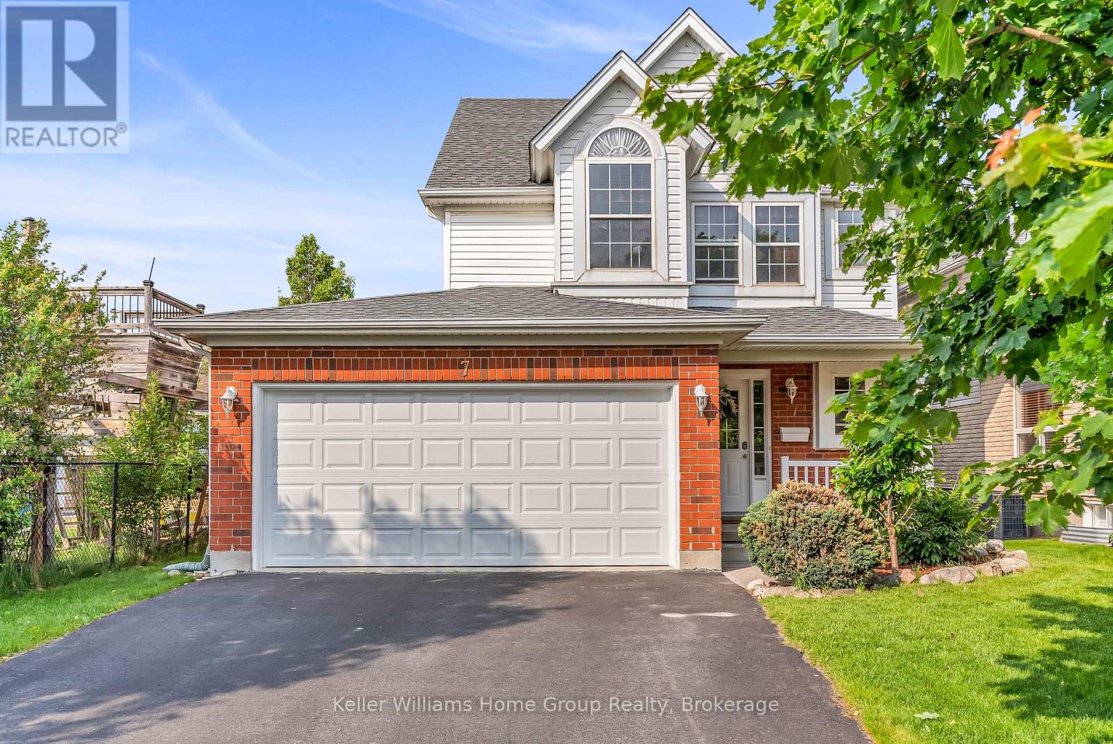 7 Evans Drive, Guelph, Ontario  N1L 1L8 - Photo 3 - X12200222