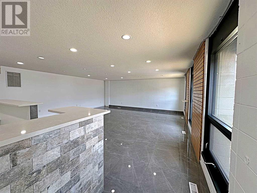 8127 Fraser Avenue, Fort Mcmurray, Alberta  T9H 1W5 - Photo 2 - A2111564