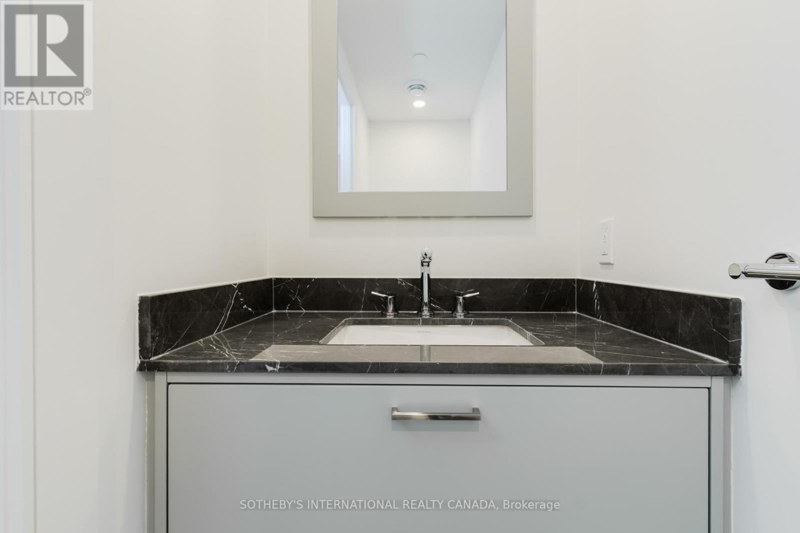 1101 - 10 Inn On The Park W, Toronto (Banbury-Don Mills), Ontario  M3C 2J7 - Photo 32 - C12199971
