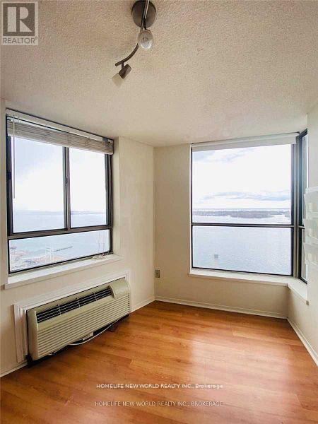 2501 - 270 Queens Quay W, Toronto, Ontario  M5J 2N4 - Photo 10 - C12200019