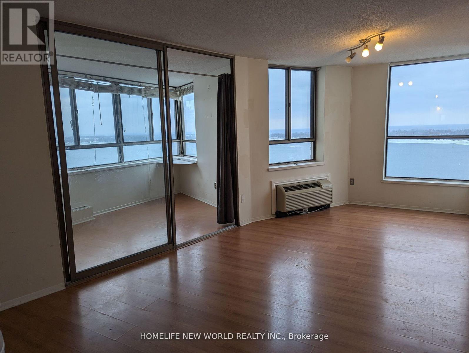 2501 - 270 Queens Quay W, Toronto, Ontario  M5J 2N4 - Photo 15 - C12200019
