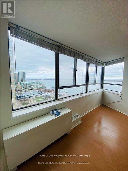 2501 - 270 Queens Quay W, Toronto, Ontario  M5J 2N4 - Photo 6 - C12200019