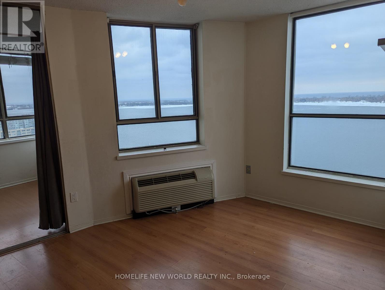 2501 - 270 Queens Quay W, Toronto, Ontario  M5J 2N4 - Photo 9 - C12200019