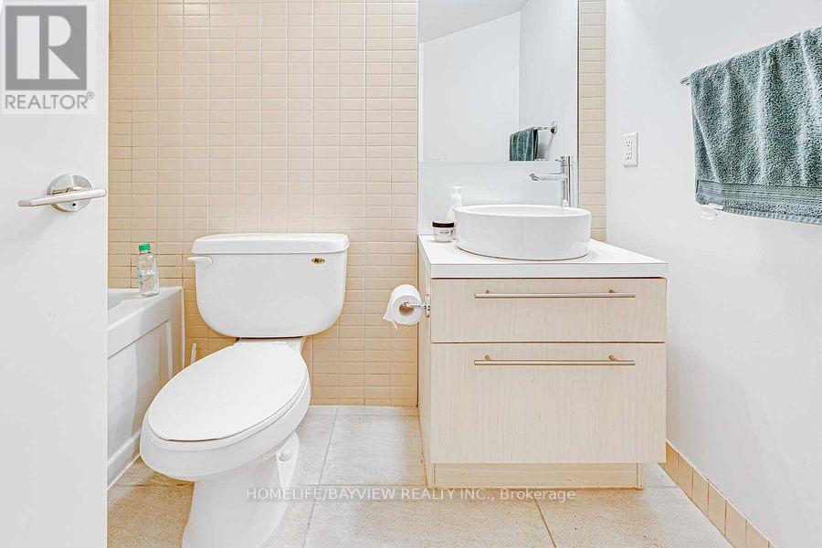 1002 - 21 Carlton Street, Toronto, Ontario  M5B 1L2 - Photo 16 - C12200068