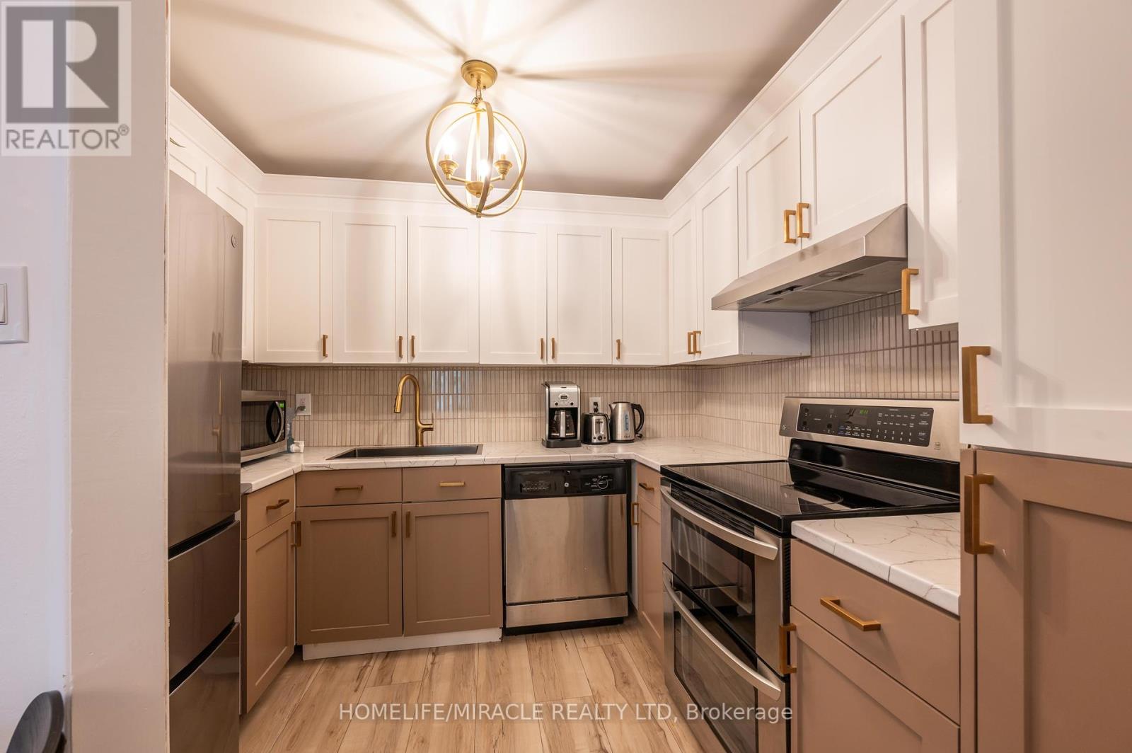 1 Givins Street, Toronto (Trinity-Bellwoods), Ontario  M6J 2X5 - Photo 6 - C12200096