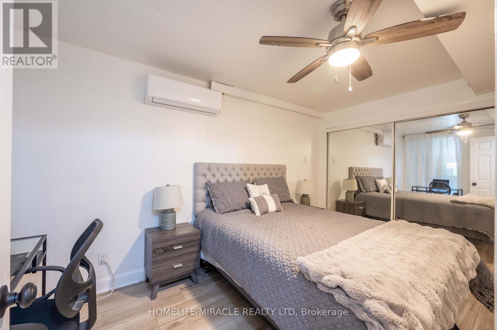 1 Givins Street, Toronto (Trinity-Bellwoods), Ontario  M6J 2X5 - Photo 8 - C12200096