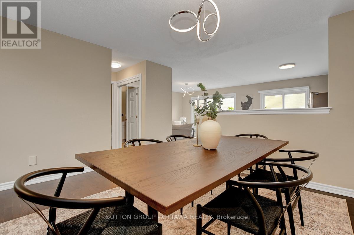 460 Meadowhawk Crescent, Ottawa, Ontario  K2J 5W8 - Photo 8 - X12200174