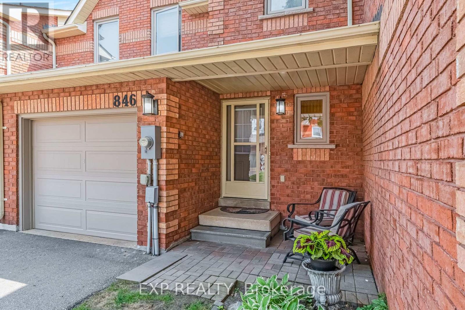 846 Playter Crescent, Newmarket (Armitage), Ontario  L3X 1W8 - Photo 2 - N12200047