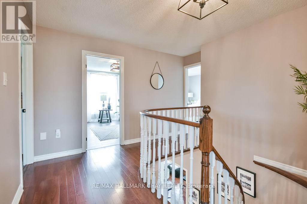 6 Serena Lane, Barrie, Ontario  L4N 0V6 - Photo 21 - S12199959
