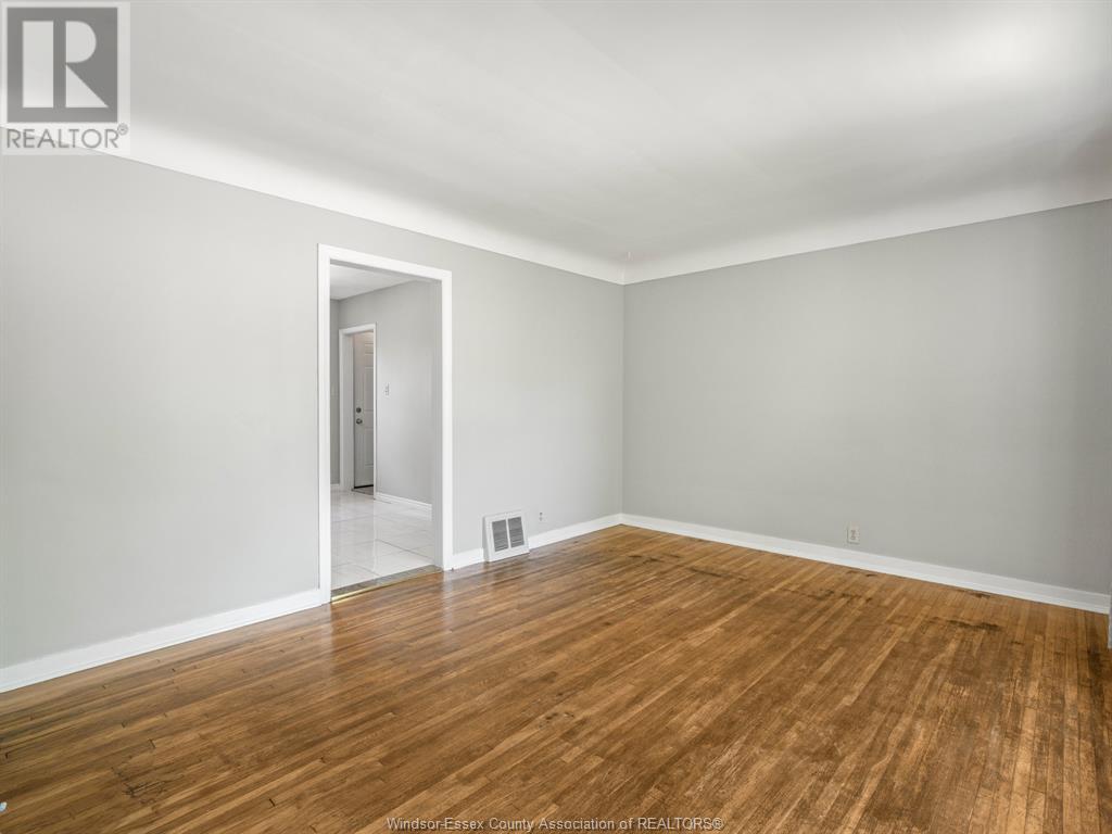 973 Askin, Windsor, Ontario  N9B 2X6 - Photo 5 - 25014278