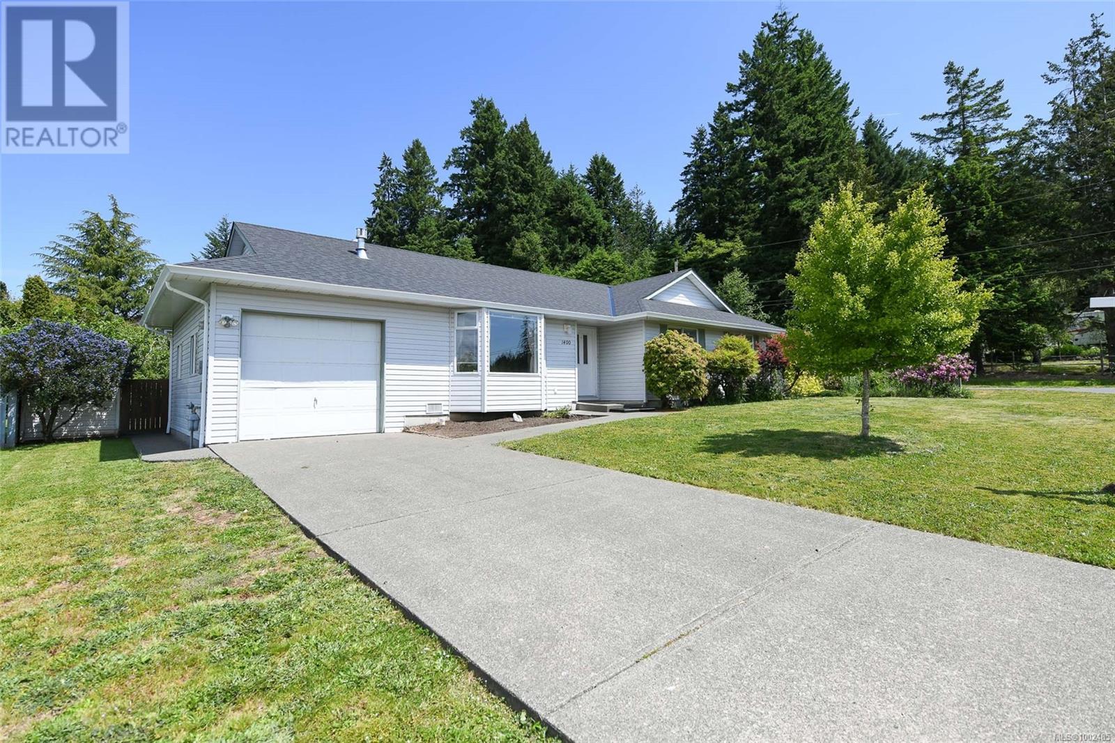 1400 Dogwood Ave, Comox, British Columbia