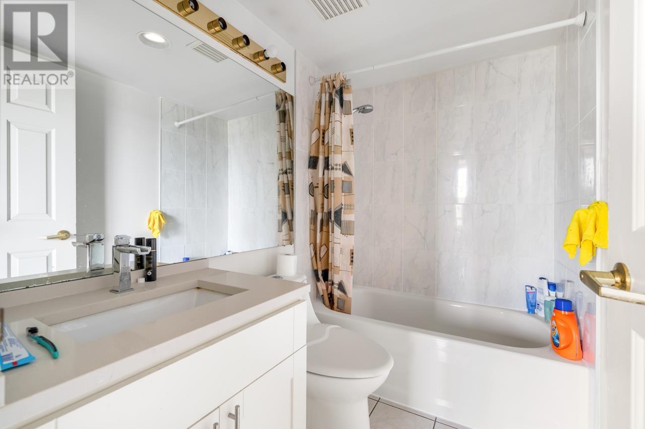 902 9603 Manchester Drive, Burnaby, British Columbia  V3N 4Y7 - Photo 15 - R3011226