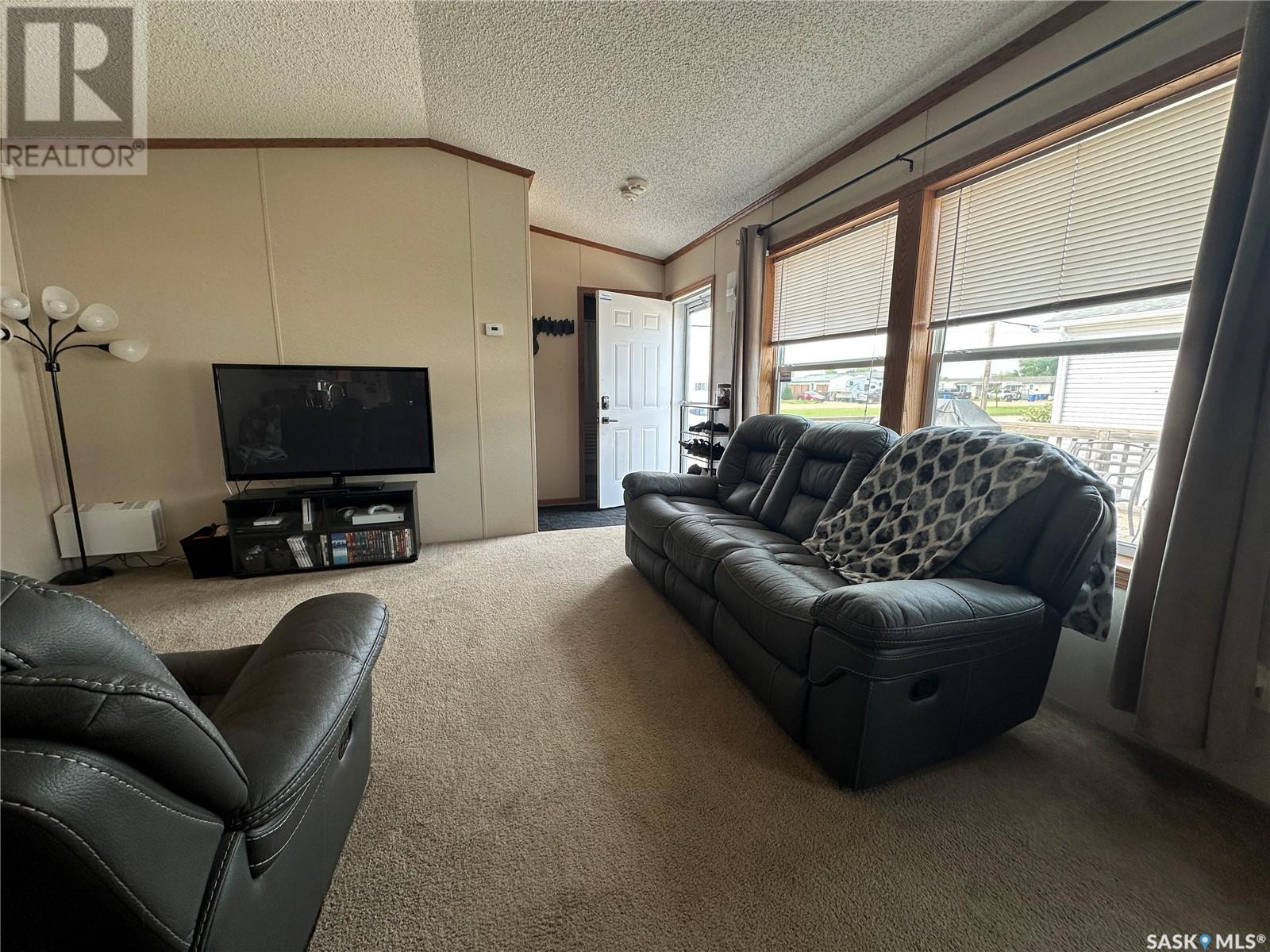 109 1st Avenue Sw, Weyburn, Saskatchewan  S4H 2H9 - Photo 10 - SK008424