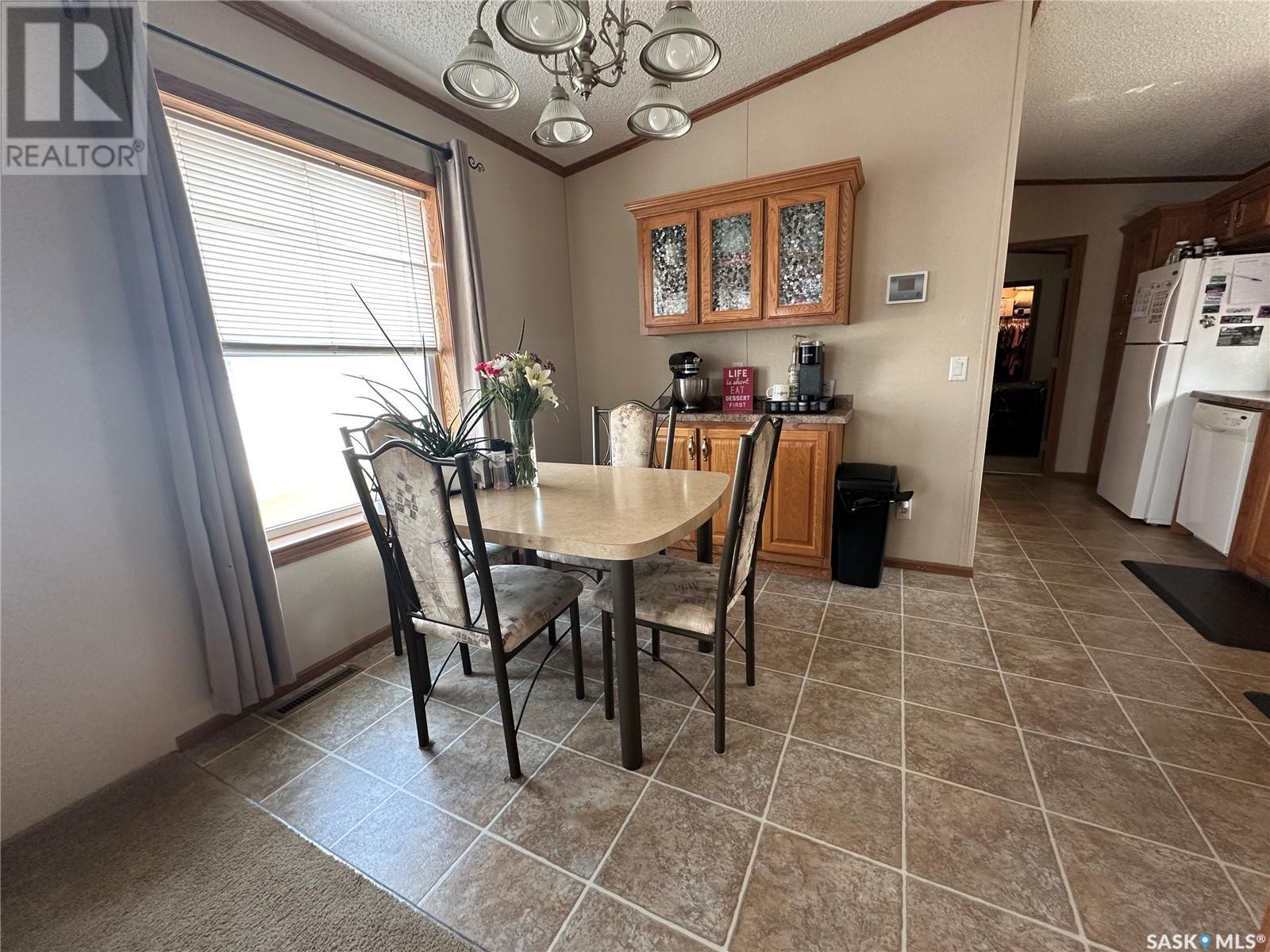 109 1st Avenue Sw, Weyburn, Saskatchewan  S4H 2H9 - Photo 13 - SK008424