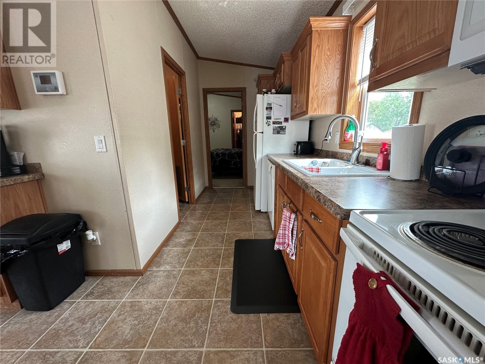 109 1st Avenue Sw, Weyburn, Saskatchewan  S4H 2H9 - Photo 16 - SK008424