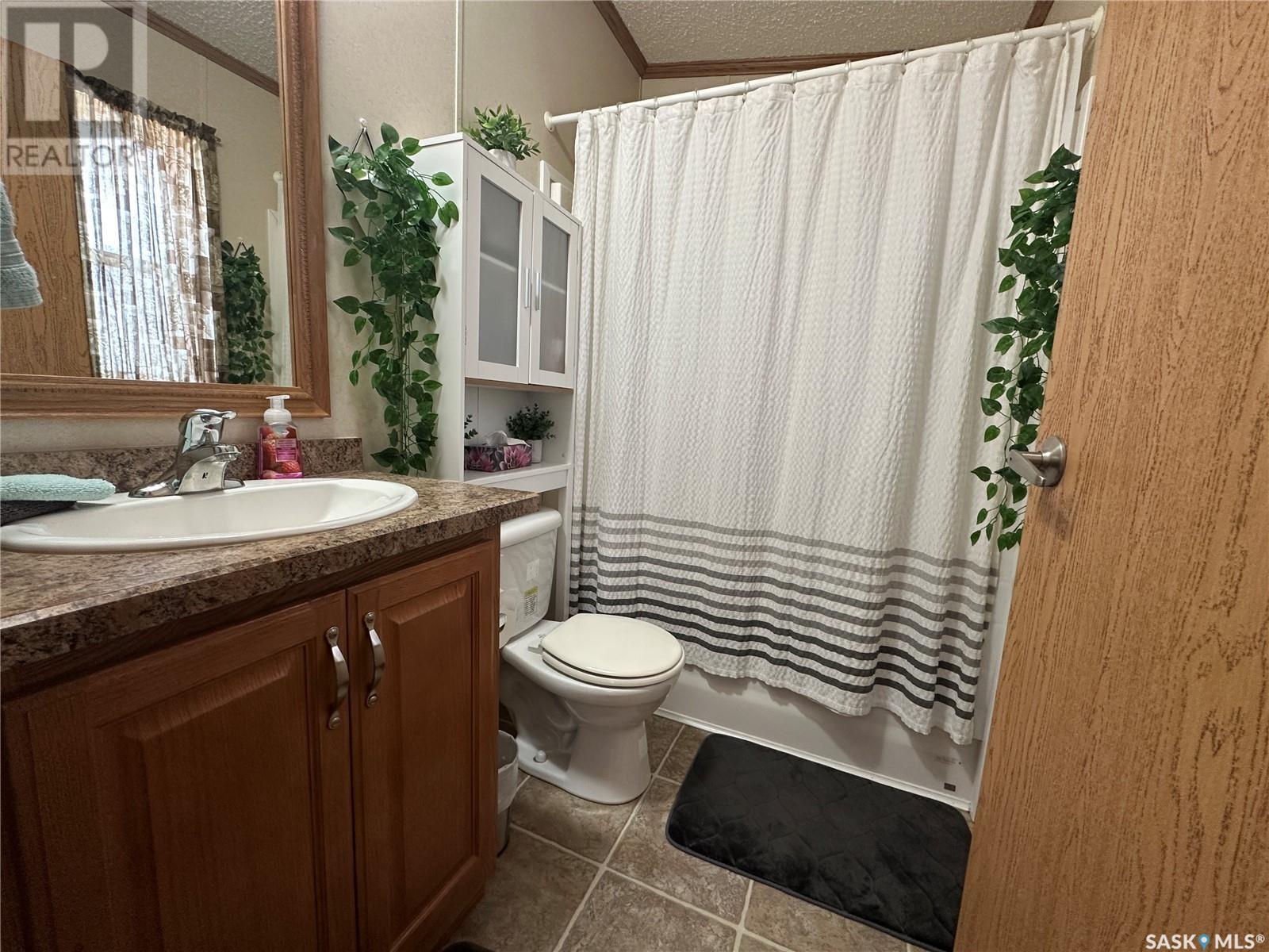 109 1st Avenue Sw, Weyburn, Saskatchewan  S4H 2H9 - Photo 6 - SK008424