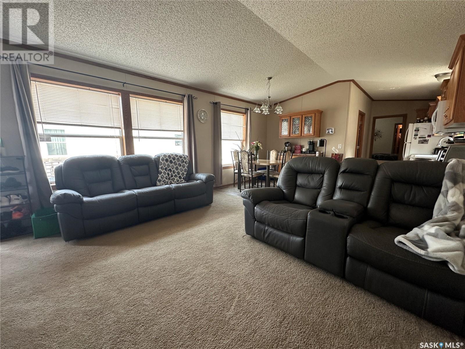 109 1st Avenue Sw, Weyburn, Saskatchewan  S4H 2H9 - Photo 8 - SK008424