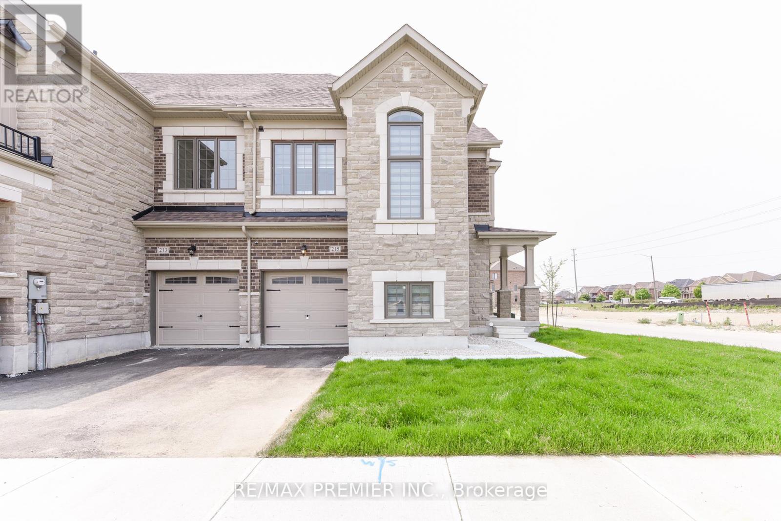 215 HAYRAKE STREET, Brampton, Ontario