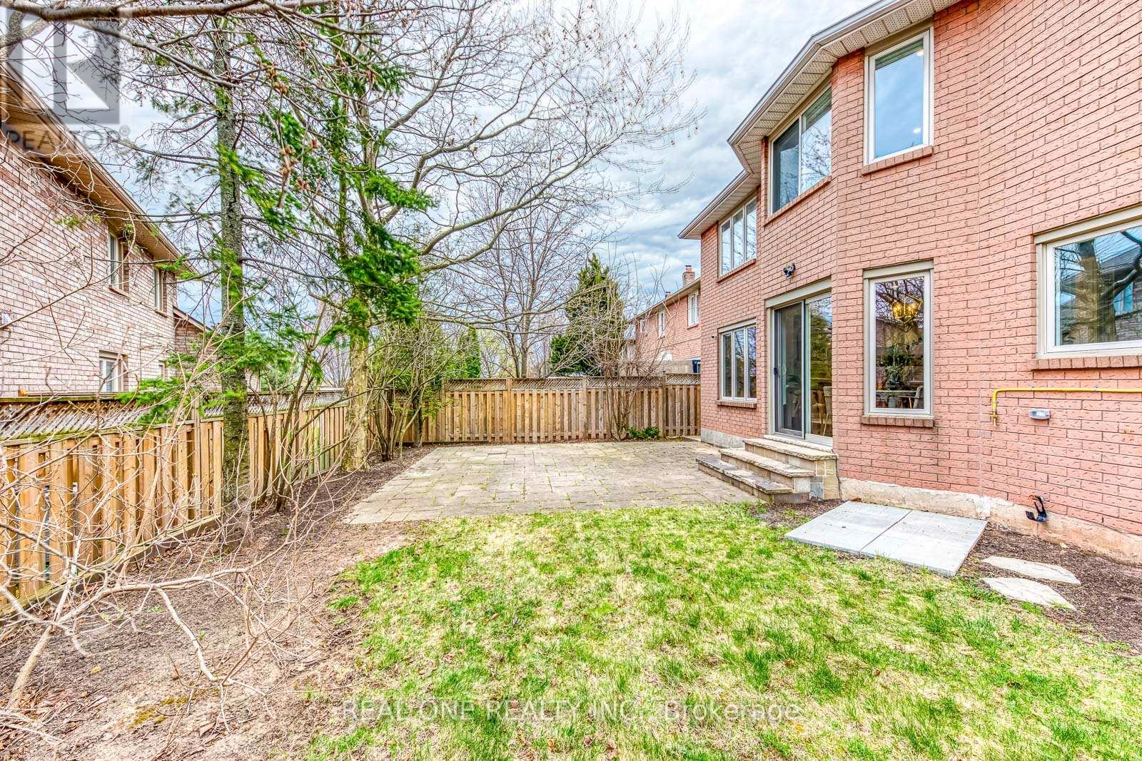 2075 Banbury Crescent, Oakville (Ro River Oaks), Ontario  L6H 5P8 - Photo 44 - W12199986