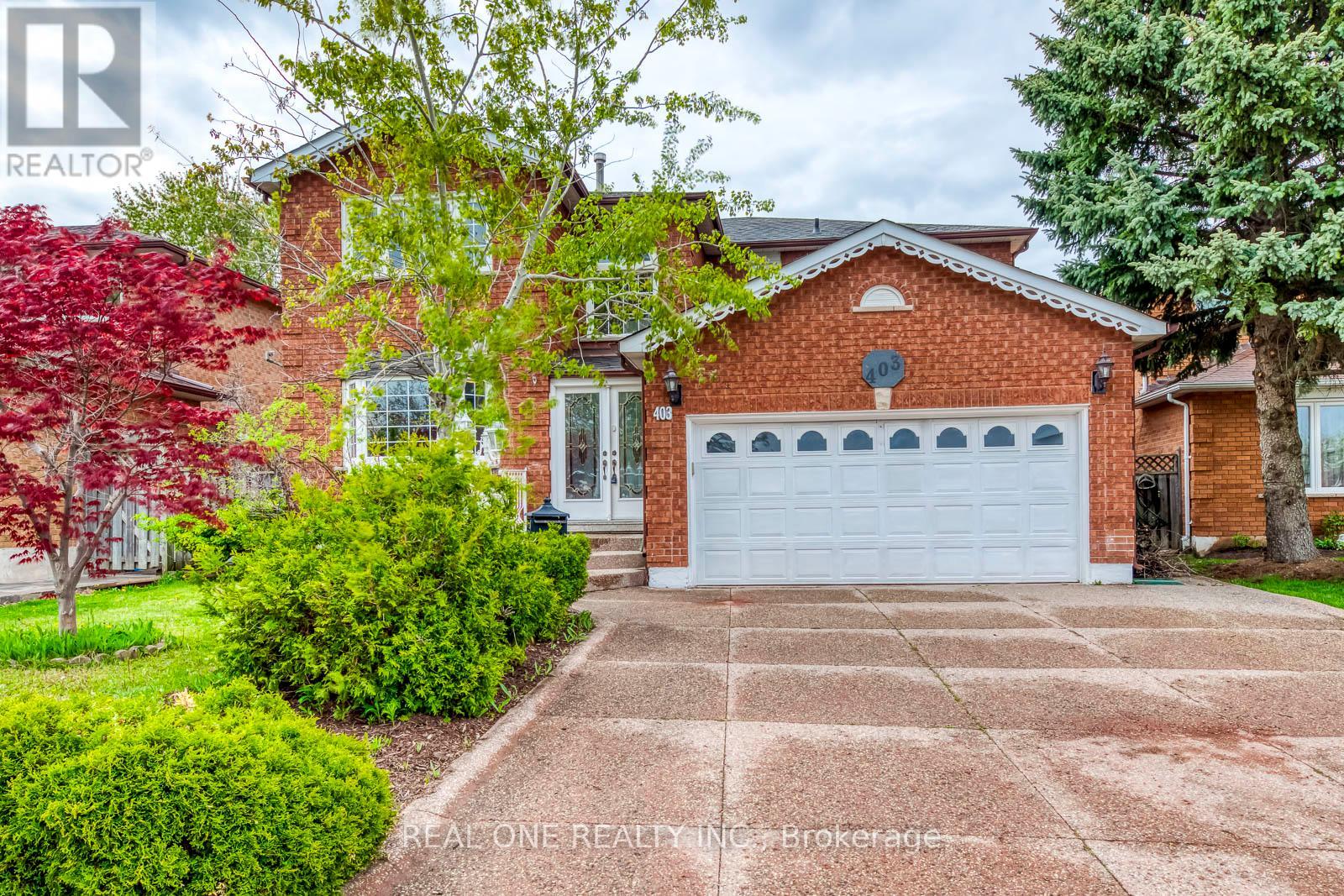 403 Glenashton Drive, Oakville, Ontario  L6H 4V7 - Photo 1 - W12199992