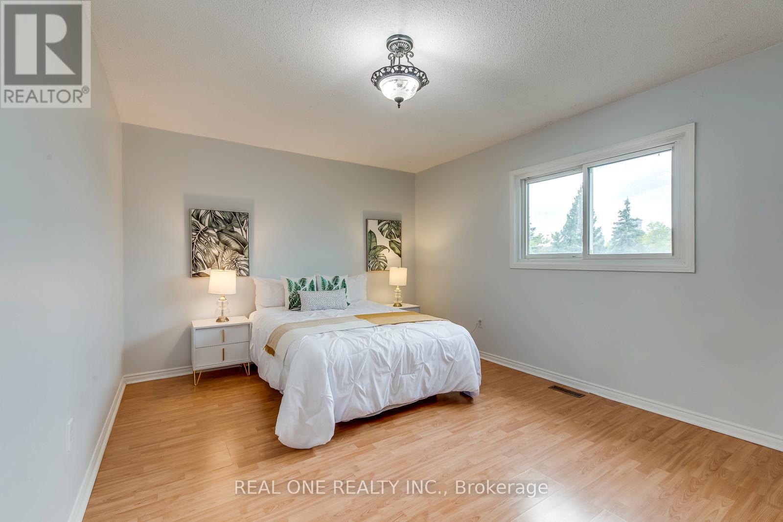 403 Glenashton Drive, Oakville, Ontario  L6H 4V7 - Photo 33 - W12199992
