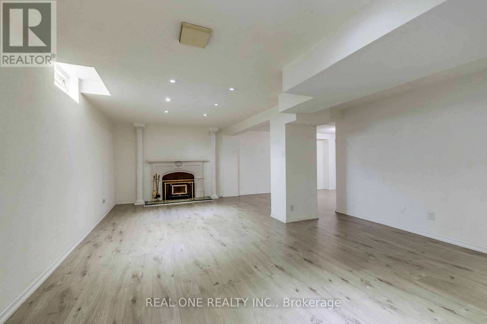 403 Glenashton Drive, Oakville, Ontario  L6H 4V7 - Photo 37 - W12199992