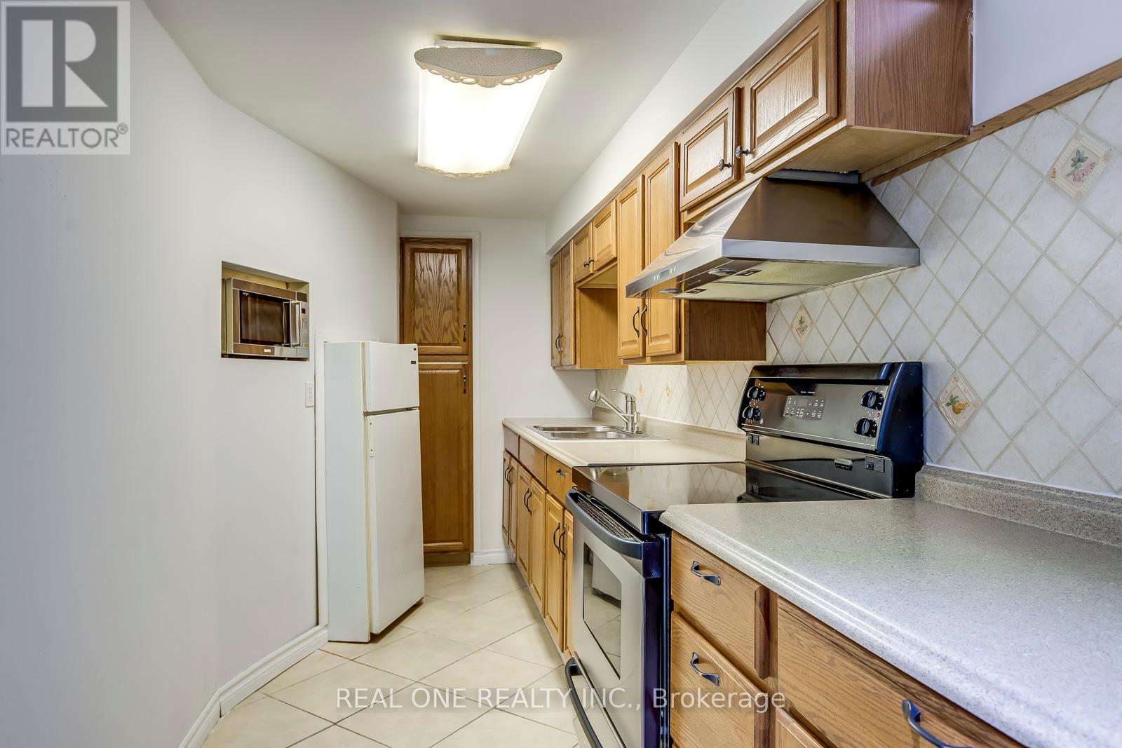 403 Glenashton Drive, Oakville (Wc Wedgewood Creek), Ontario  L6H 4V7 - Photo 41 - W12199992
