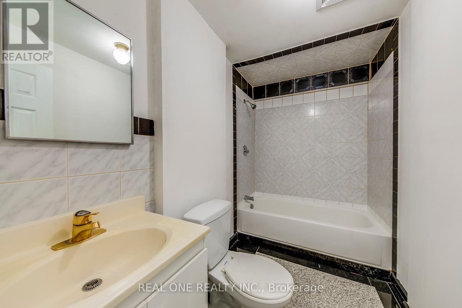 403 Glenashton Drive, Oakville (Wc Wedgewood Creek), Ontario  L6H 4V7 - Photo 43 - W12199992