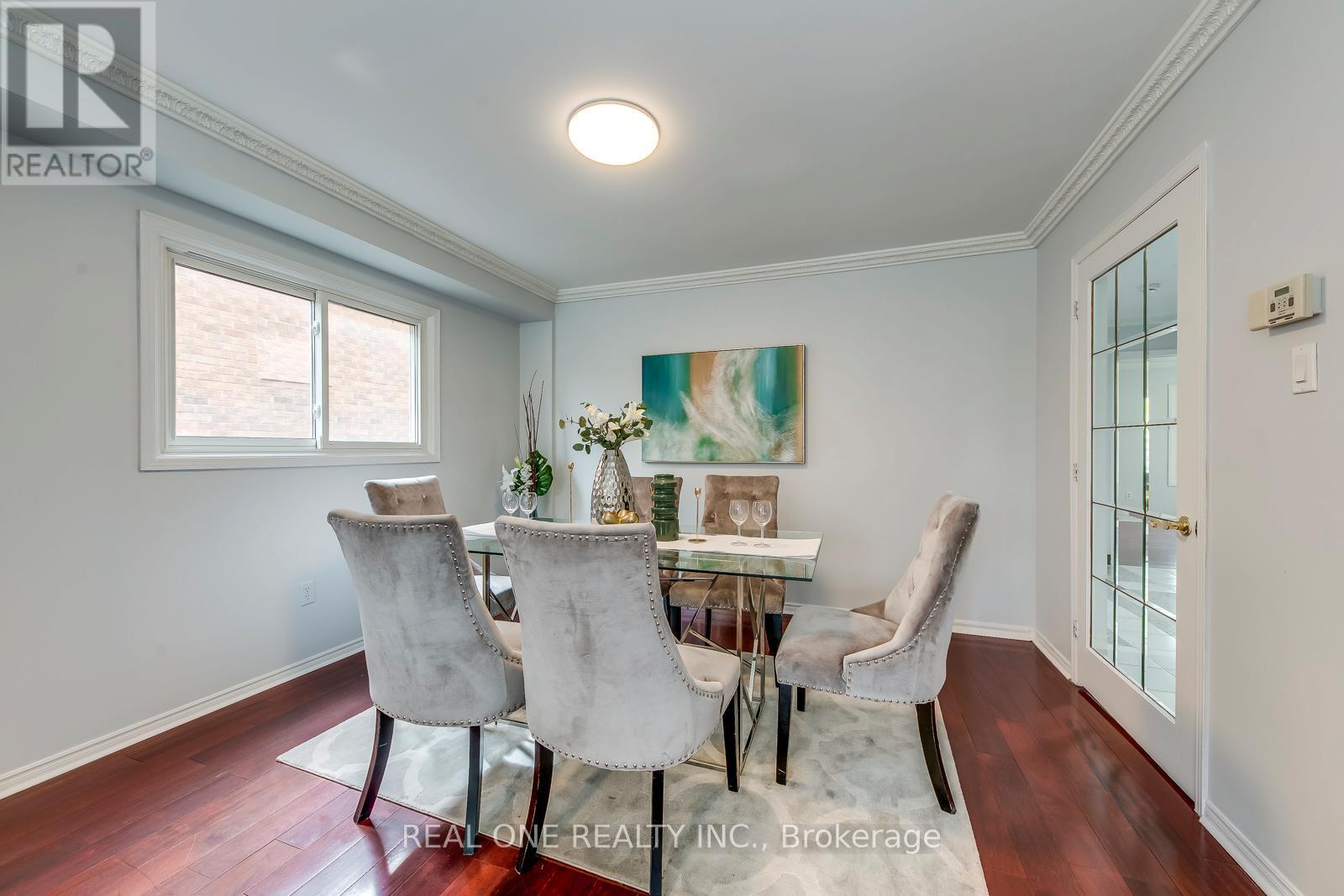 403 Glenashton Drive, Oakville, Ontario  L6H 4V7 - Photo 8 - W12199992