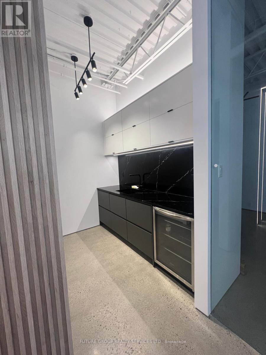 8a - 1185 Queensway East E, Mississauga, Ontario  L4Y 0G4 - Photo 26 - W12200003