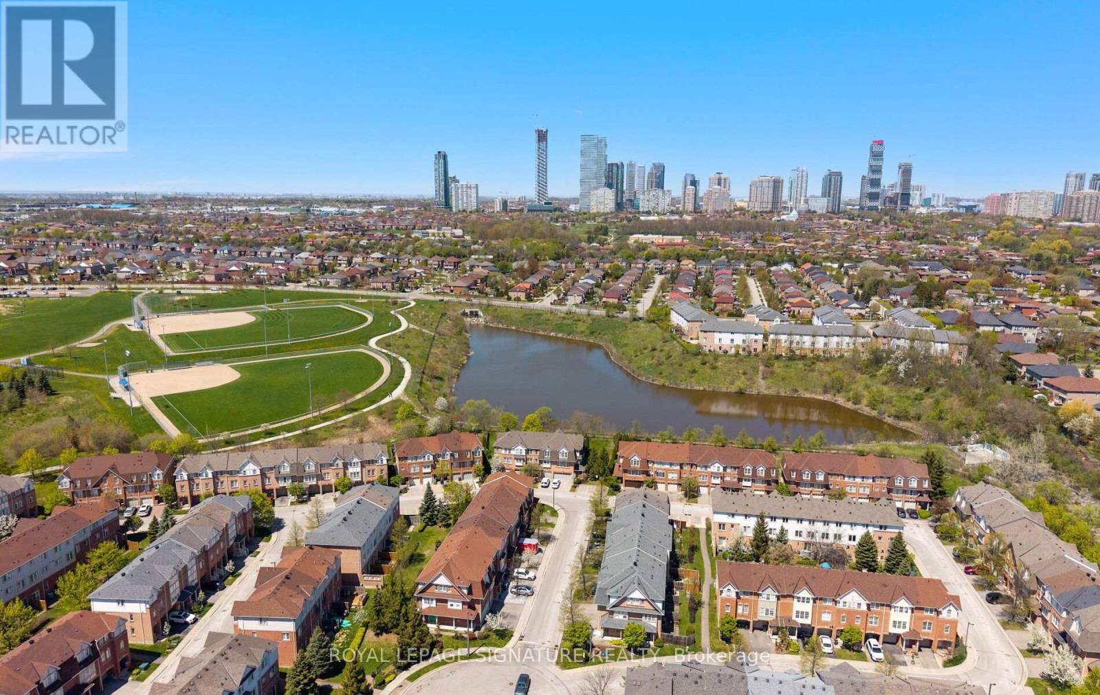 2561 Whaley Drive, Mississauga, Ontario  L5B 1X1 - Photo 9 - W12200006