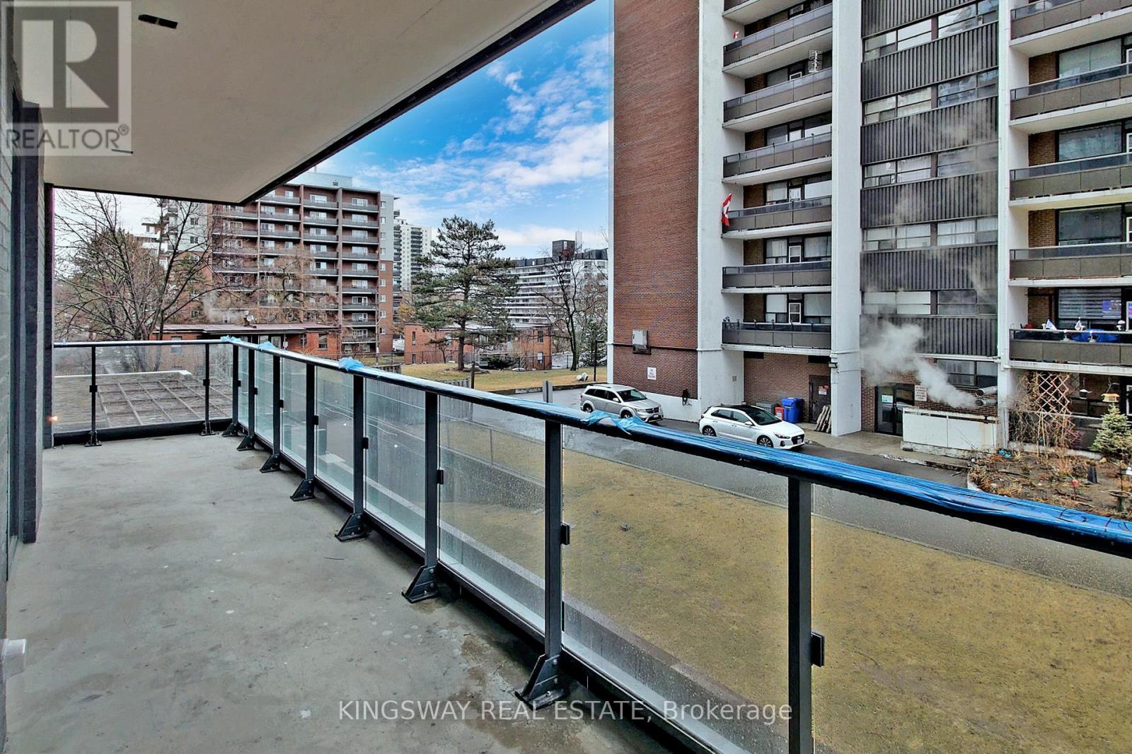 203 - 21 Park Street E, Mississauga, Ontario  L5G 1L7 - Photo 18 - W12200027
